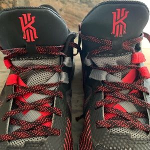 Nike Kyrie Flytrap V Men’s Basketball Shoes